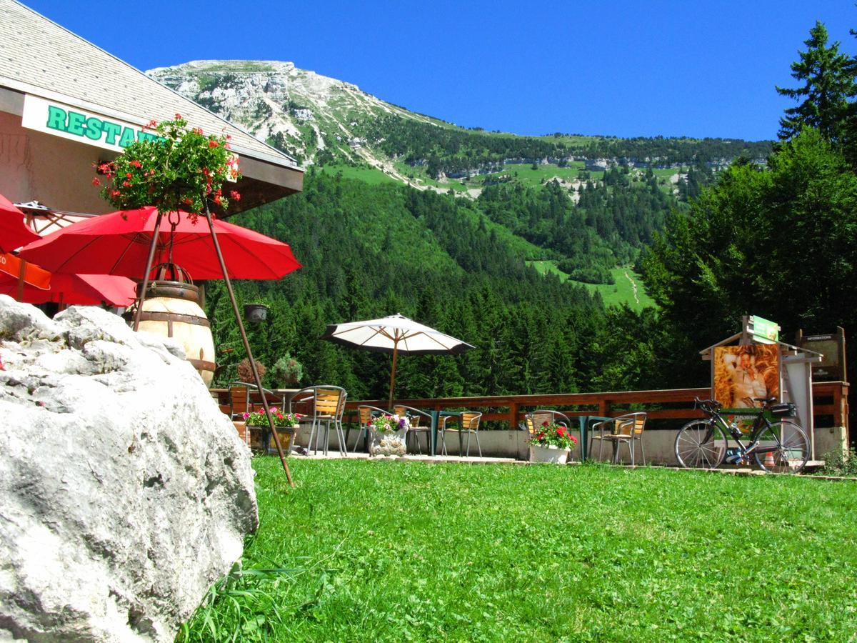 Hotel Cartusia Sarcenas Bagian luar foto