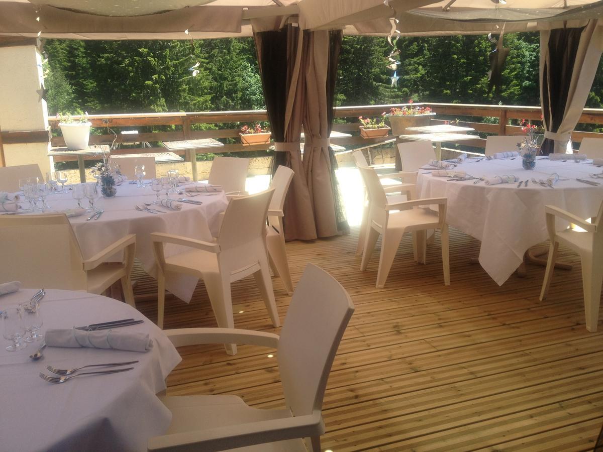 Hotel Cartusia Sarcenas Bagian luar foto