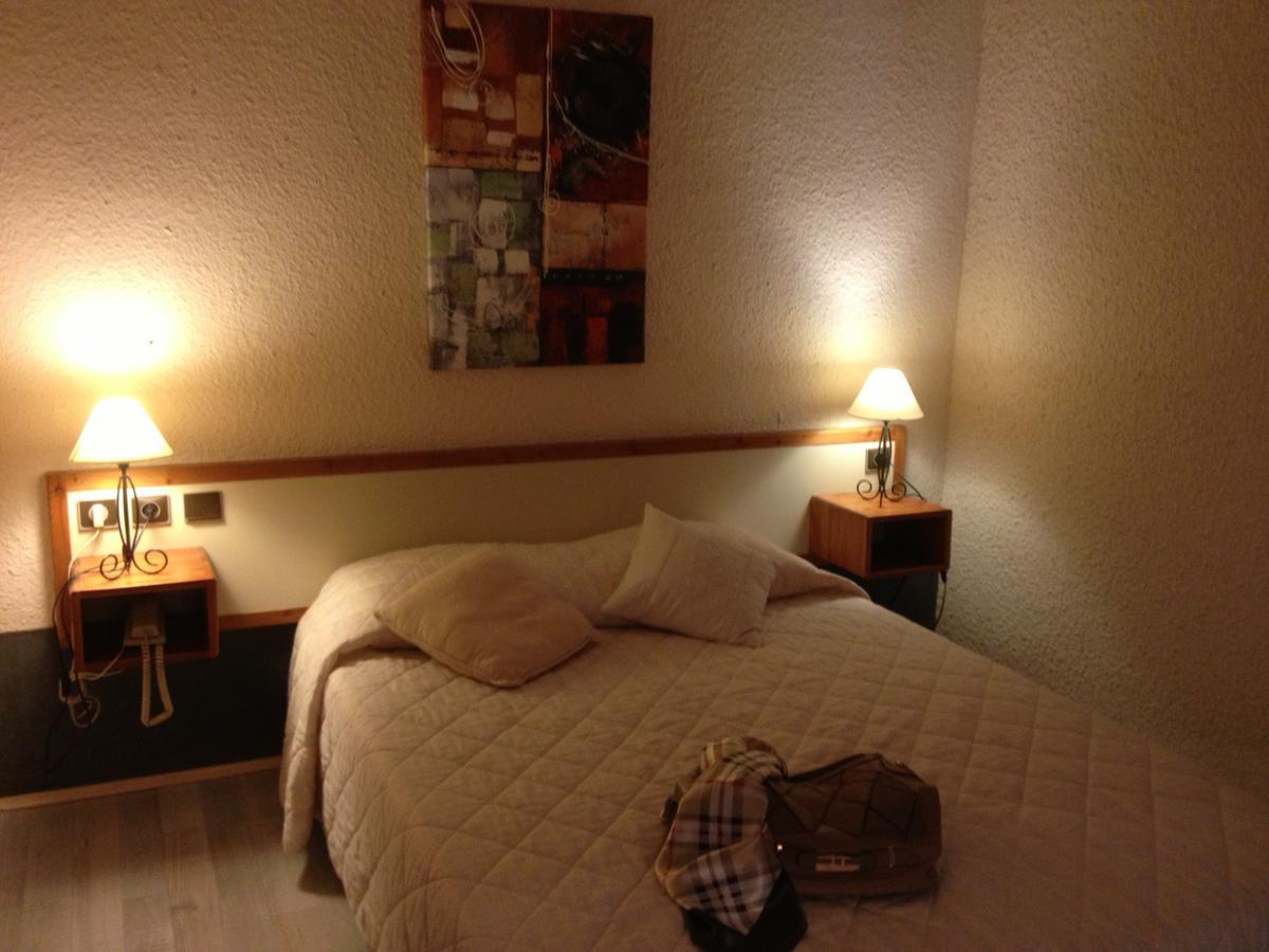 Hotel Cartusia Sarcenas Ruang foto