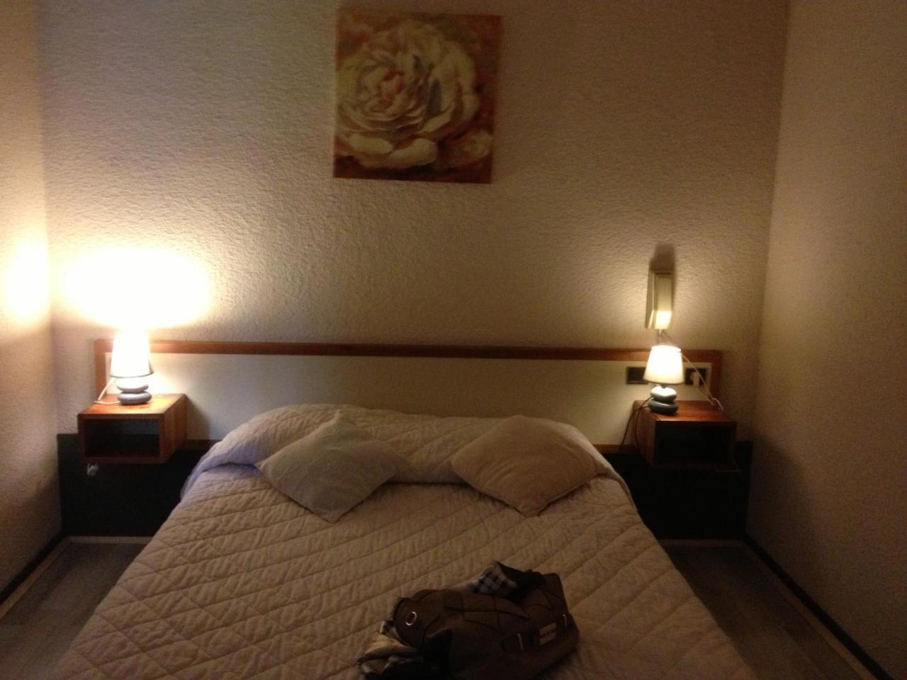 Hotel Cartusia Sarcenas Bagian luar foto